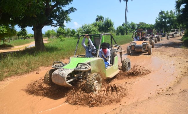 Aventura en Buggy en Playa Rincon: Vive la Adrenalina desde Las Terrenas