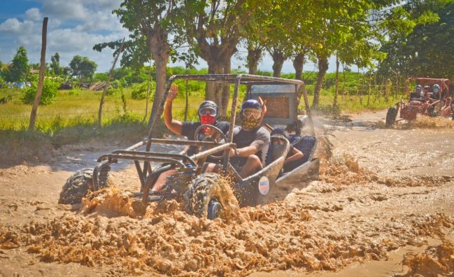 Aventura en Buggy en Playa El Valle: Vive la Adrenalina desde Las Terrenas