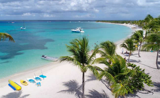 Aventura en Isla Catalina: Buceo, Snorkel y Buffet desde Uvero Alto