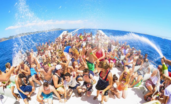 Party Boat Cap Cana