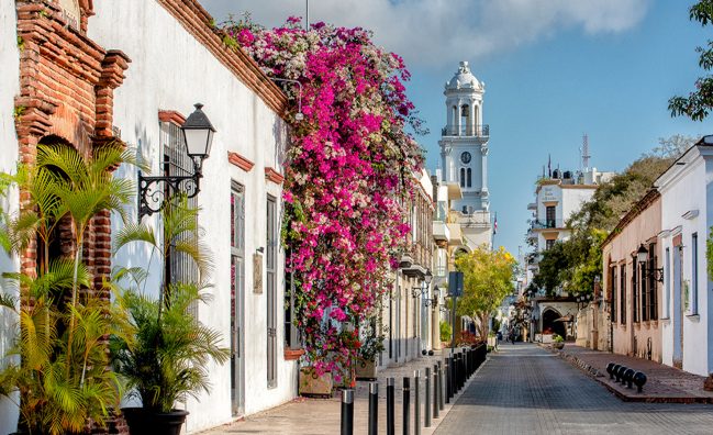 Santo Domingo desde punta cana Explora la Primera Ciudad de América con Oasis Humpback RD