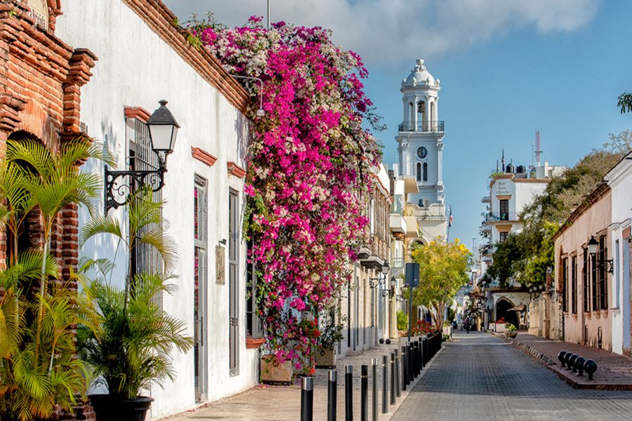 Santo Domingo desde punta cana Explora la Primera Ciudad de América con Oasis Humpback RD