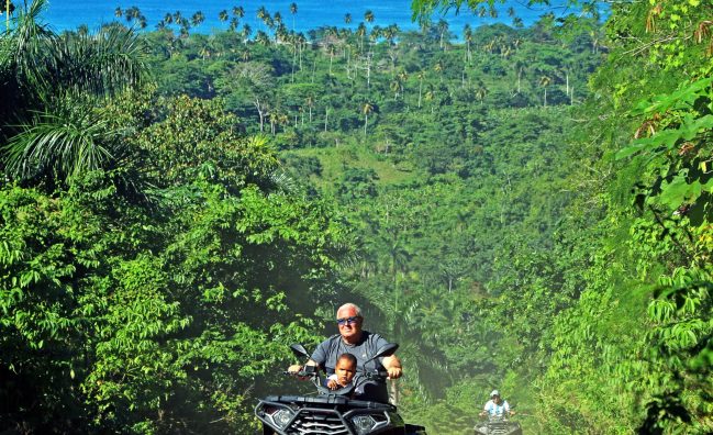 Excursión en ATV por Samaná: Playas, Café, Cacao y Gastronomía Local